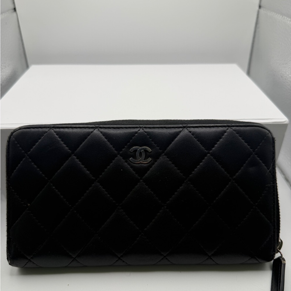 Chanel Black Quilted Women's Wallet
